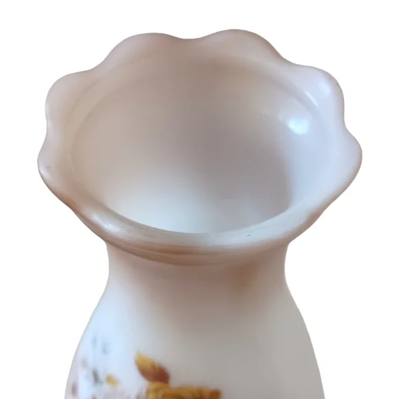 Milk Glass Hurricane Lamp Boudoir Bedside Table Light Floral Hobnail Edge Vtg. - Picture 13 of 16